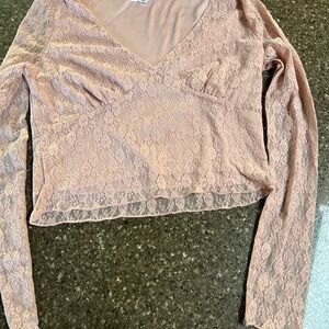 Chic Lace V-Neck Cropped Blouse - Soft Pink Lace Overlay Sheer Sleeves Size L